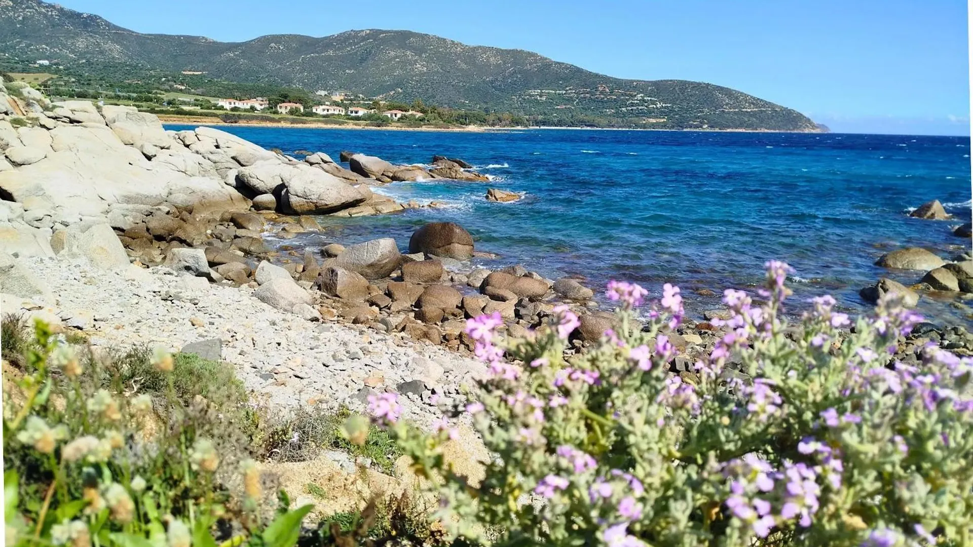 Holiday Vibes Relax Quartu SantʼElena Italia